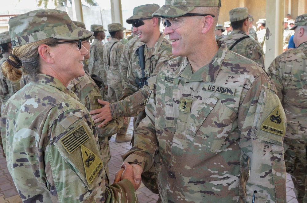 1st Armored Division Soldiers Receive Combat Patches