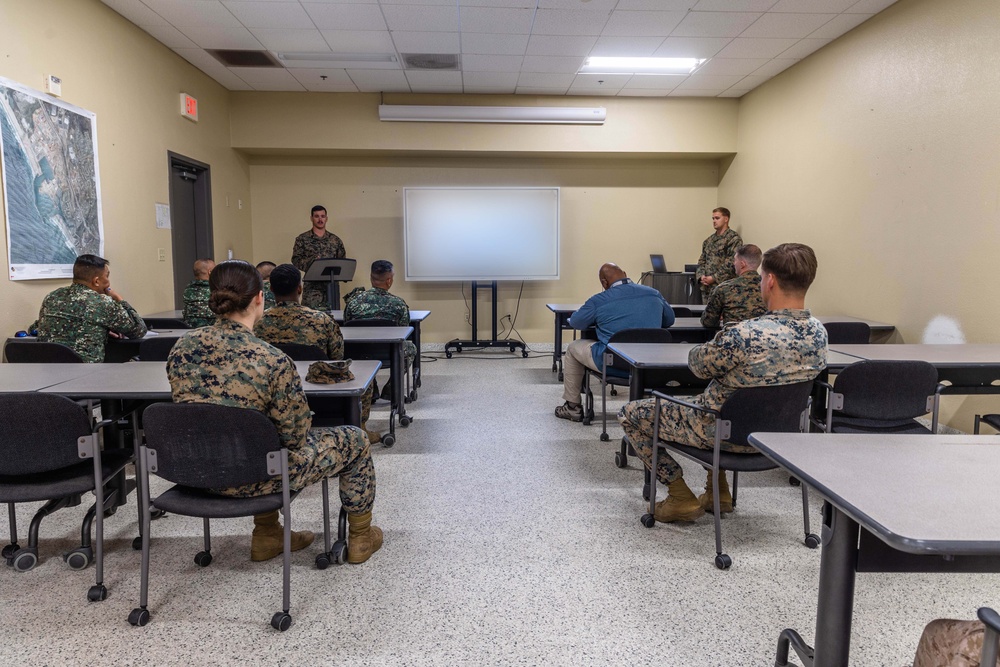 DVIDS - Images - Senior Philippine Marine Corps Leadership Visit Camp ...