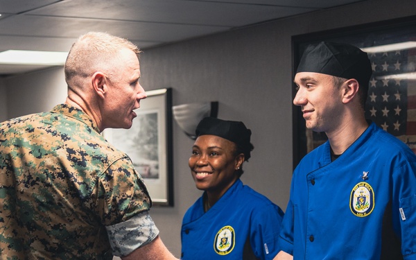 Task Force 61/2 command visits the USS Oak Hill