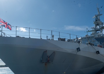 HMS Medway arrives at US Coast Guard Base Miami Beach