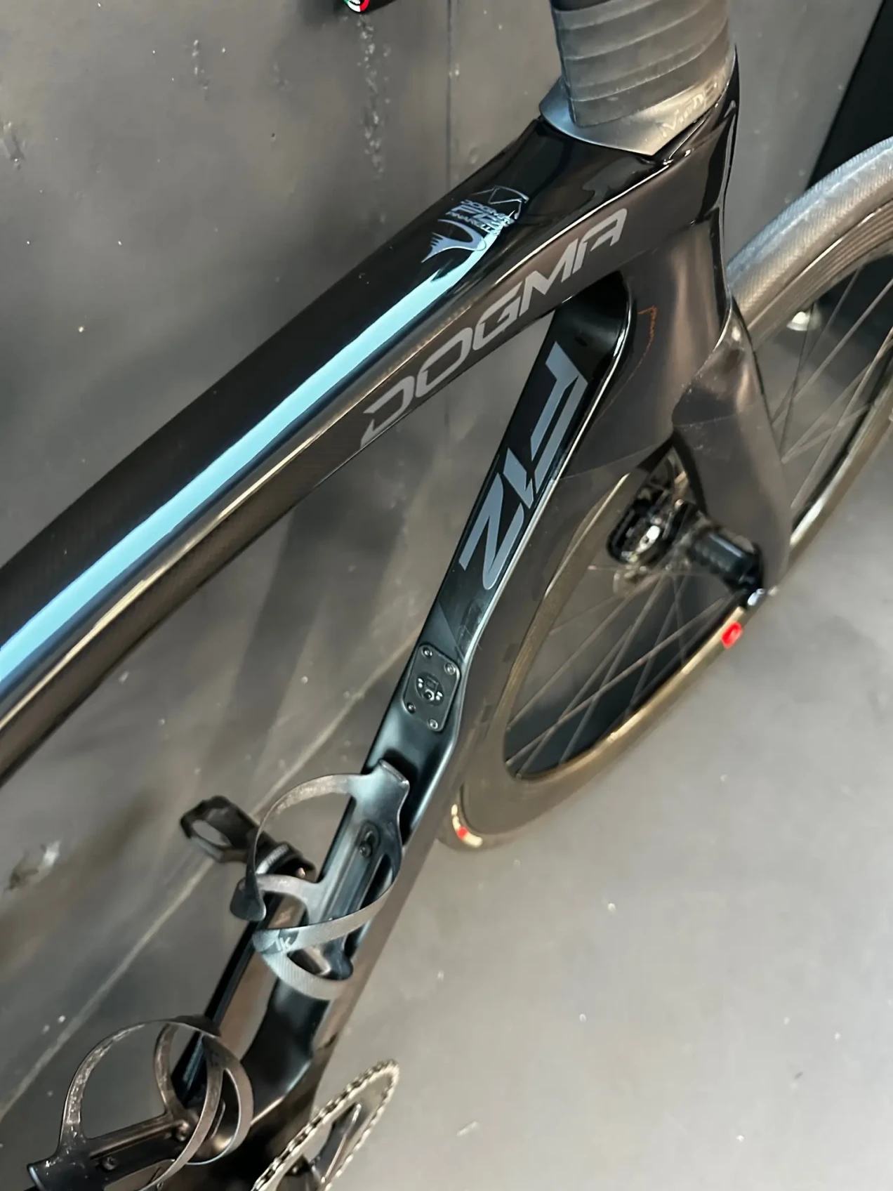 Pinarello DOGMA F12 DURA ACE Di2 Disc used in m | buycycle