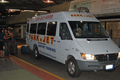 seattle airport parking lots