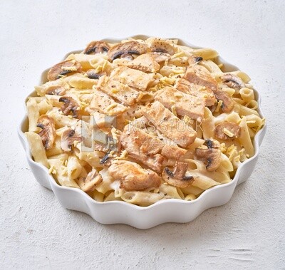 Pasta with mushrooms and chicken