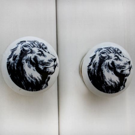 White Lion Face Flat Knob