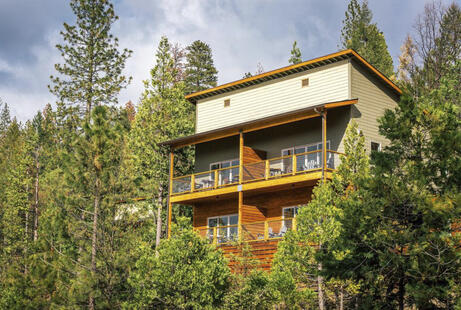 Rush Creek Lodge at Yosemite