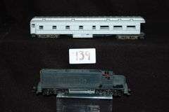 VINTAGE HO SCALE MODEL TRAIN ENGINE AND PASSENGER CARS