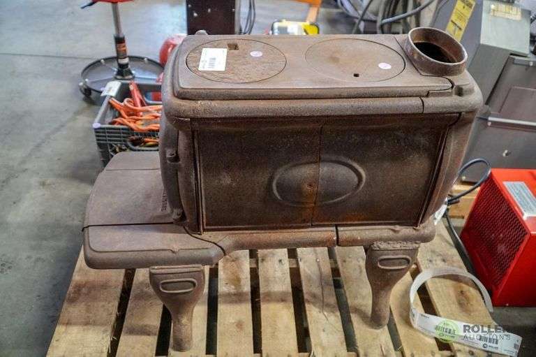 Atlanta Stove Works Cast Iron Stove - Roller Auctions