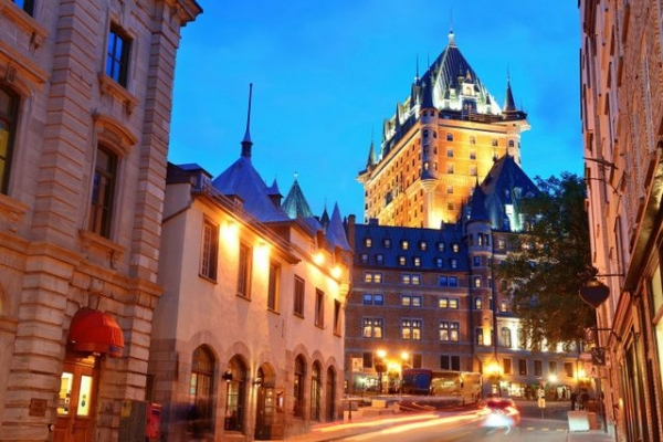 10-Day Canada East and Maritimes Tour: Thousand Islands, Ottawa, Montreal, Toronto, Niagara Falls - Superior Hotel in Quebec