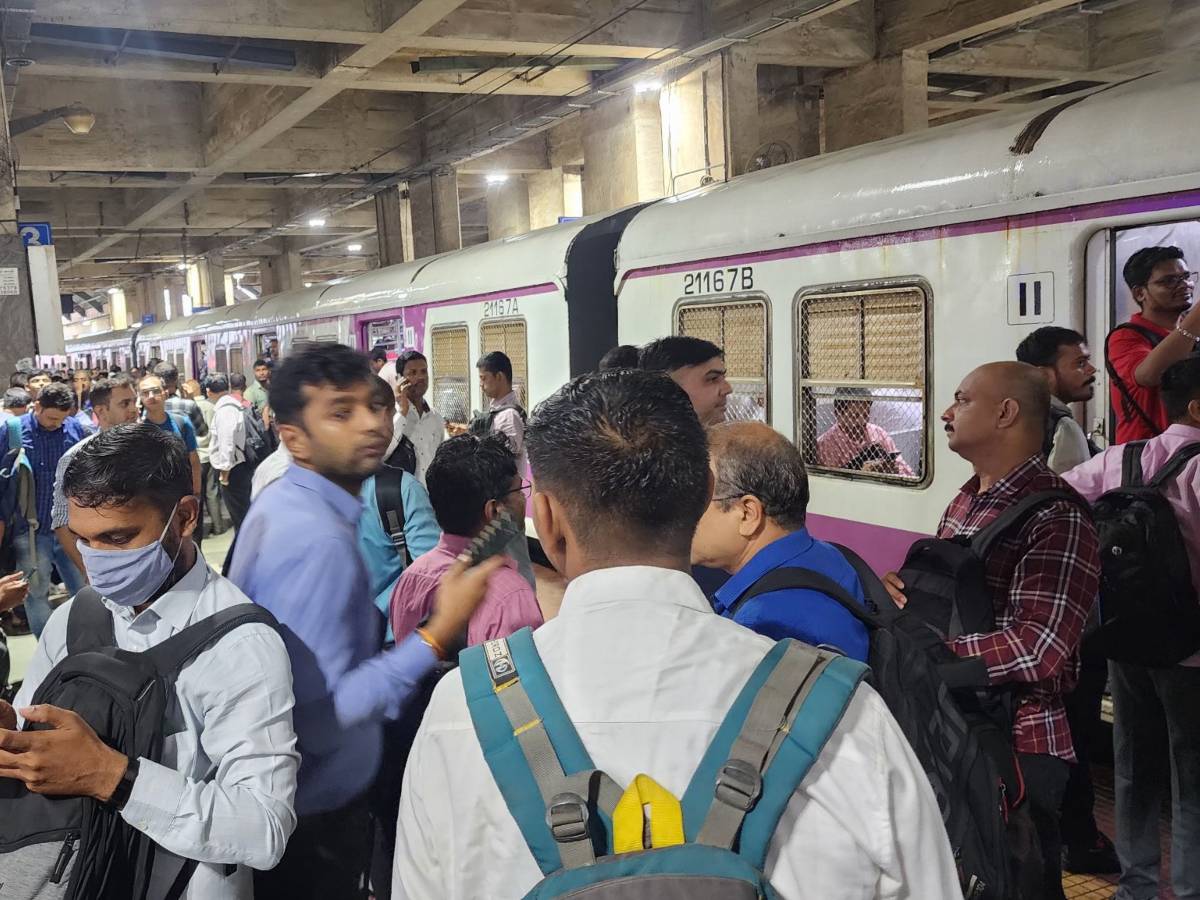 Mumbai Local Train Update: Services in Harbour Line Running Slow Due to ...