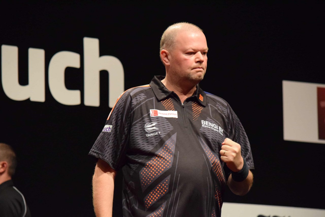 Barney Beats Taylor In Perth Darts Masters Thriller - Daily Sport