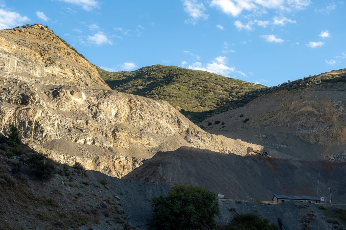 A wheel loader moving gravel at the Kilgore Quarry in Parley's Canyon, Saturday, Aug. 26, 2023. (Photo by Marco Lozzi | The Daily Utah Chronicle)