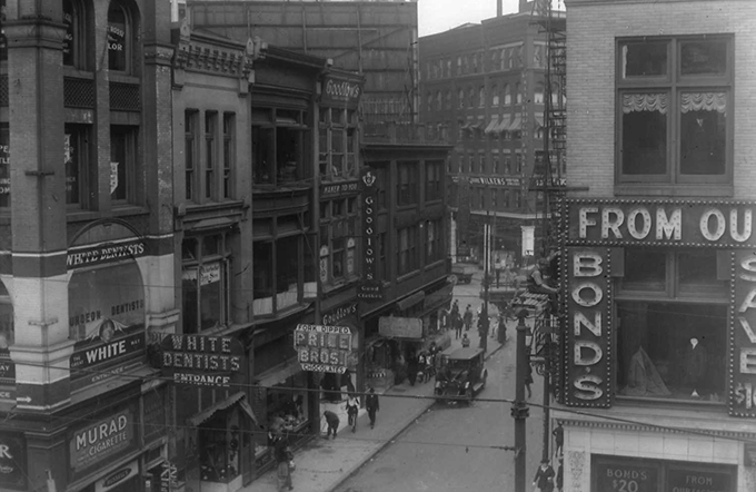 Retrographer - Market Street in the 1920s