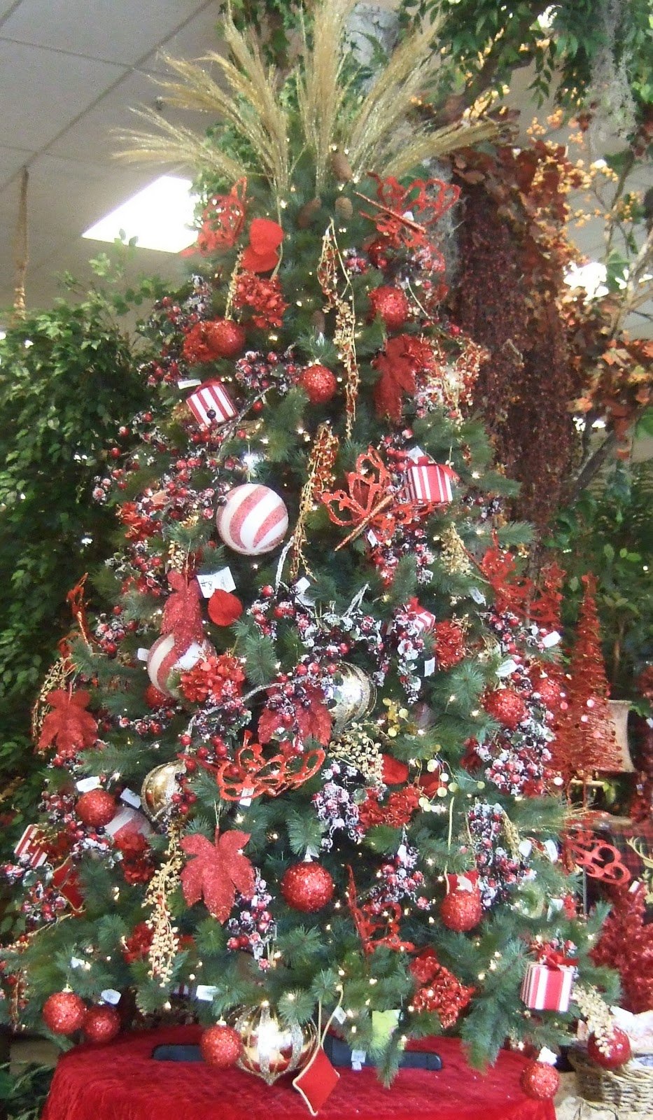 christmas-tree-decorating-ideas-with-flowers