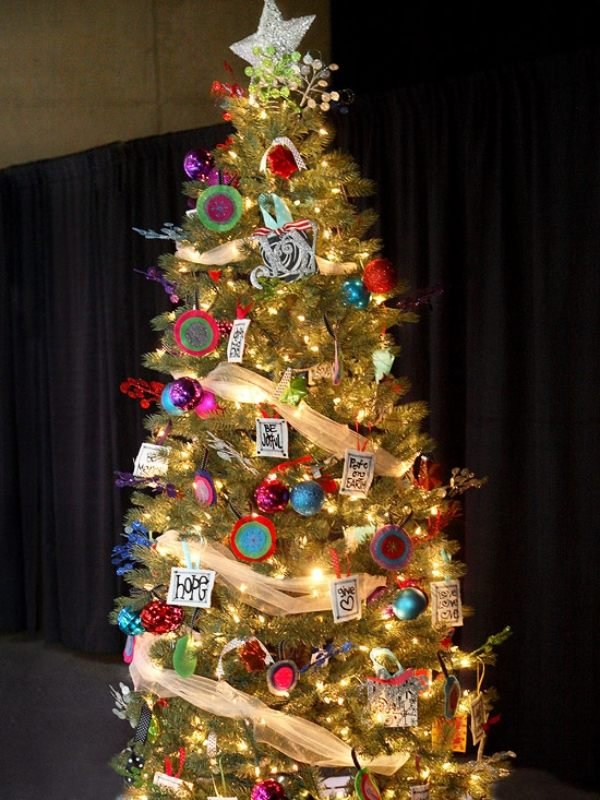 creative-christmas-tree-themes