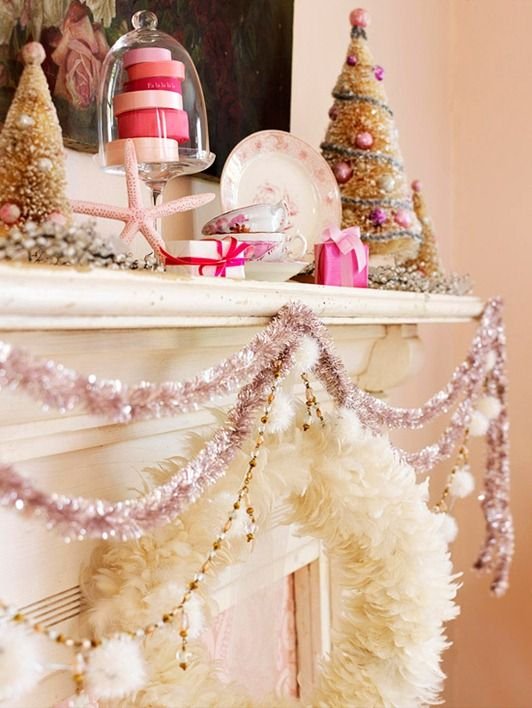 pink-christmas-garland