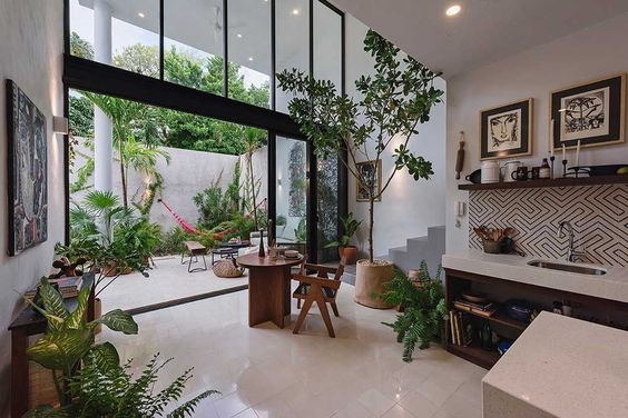 Rumah Tropis Modern Berdinding Kaca Tema Plantations