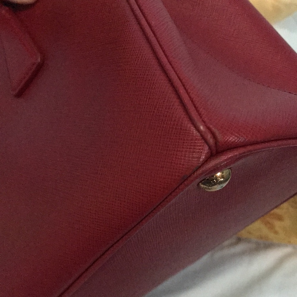 Authentic % Red Prada Zip Saffiano Galleria Tote … - image 4