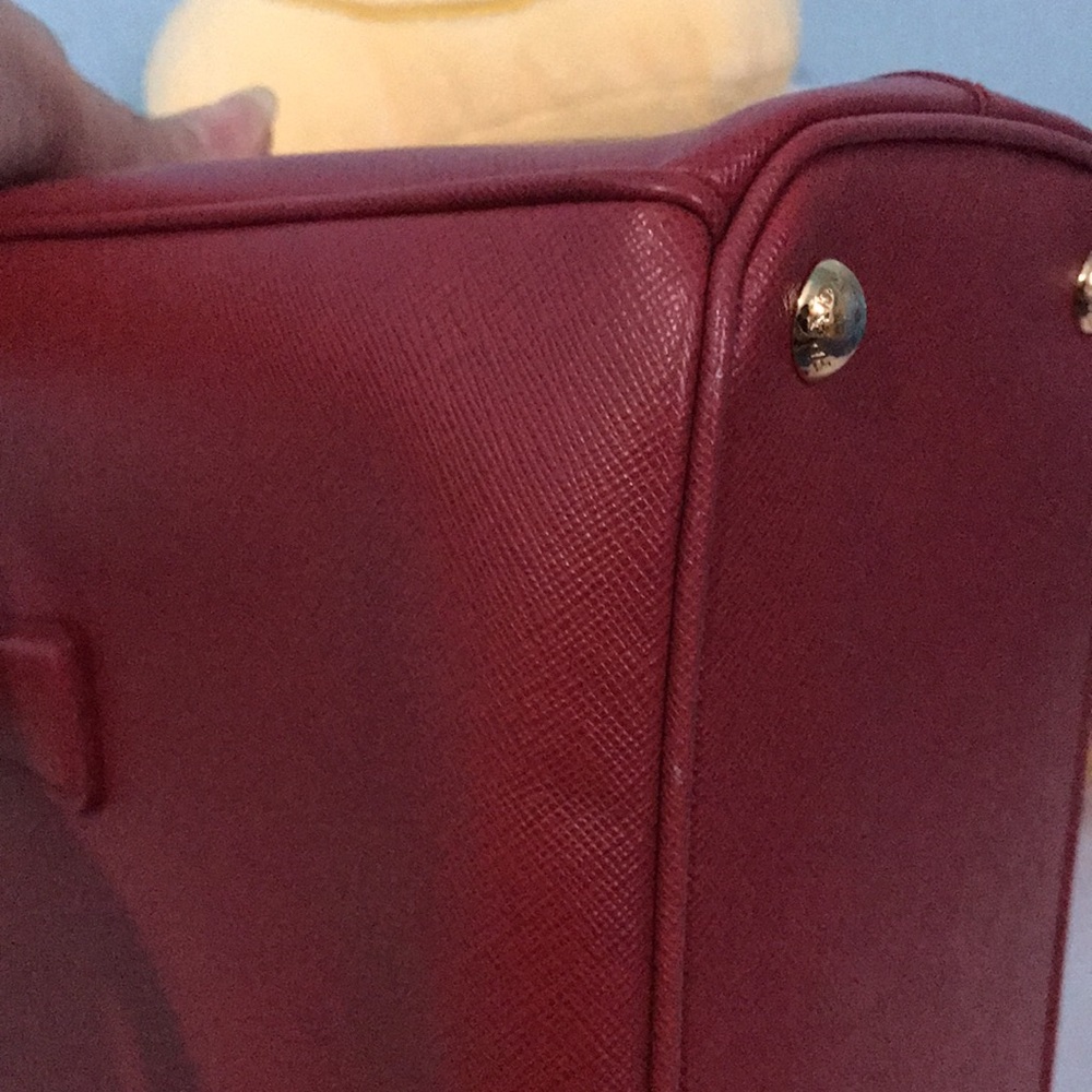 Authentic % Red Prada Zip Saffiano Galleria Tote … - image 7