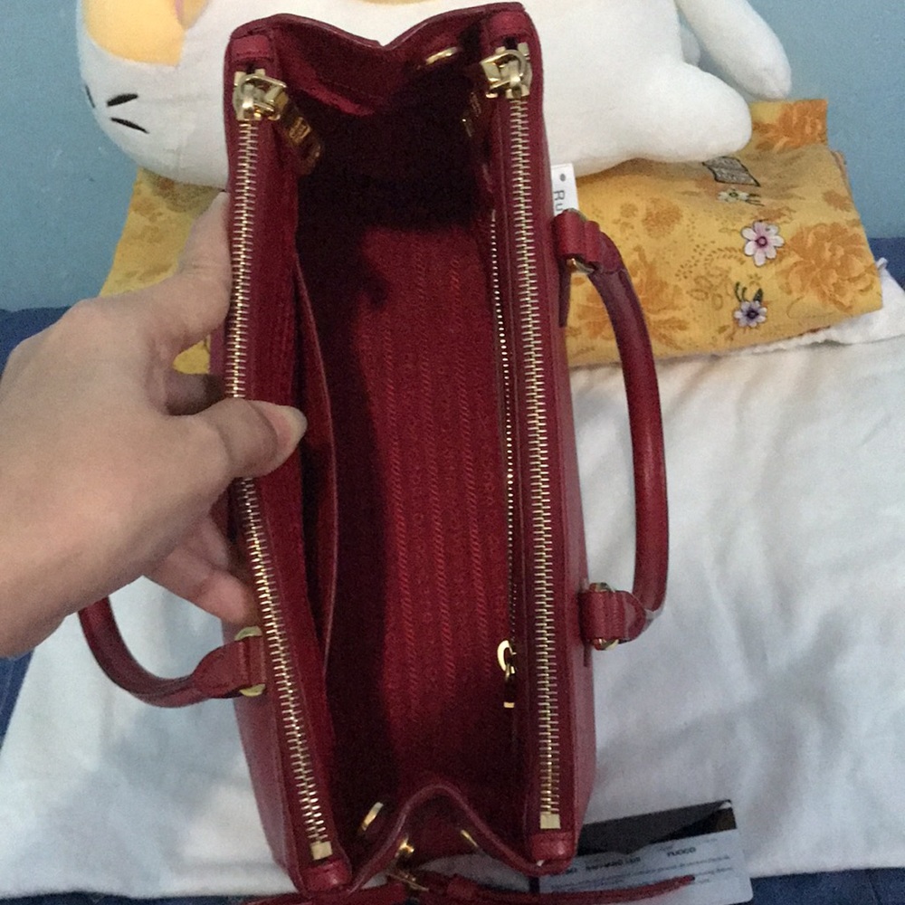 Authentic % Red Prada Zip Saffiano Galleria Tote … - image 8