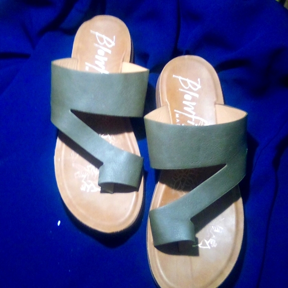 Blowfish olive green sandals - Picture 1 of 5