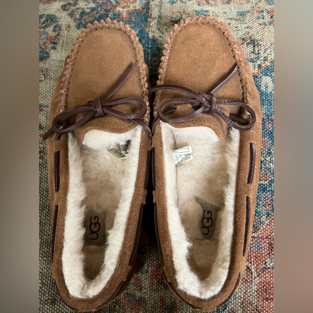 Ugg Dakota Moccasins - image 4