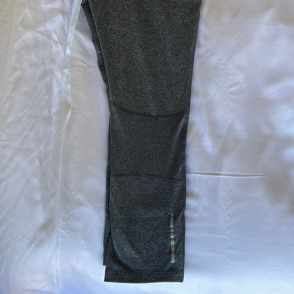 Nike Running Leggings Gently Used. - image 4