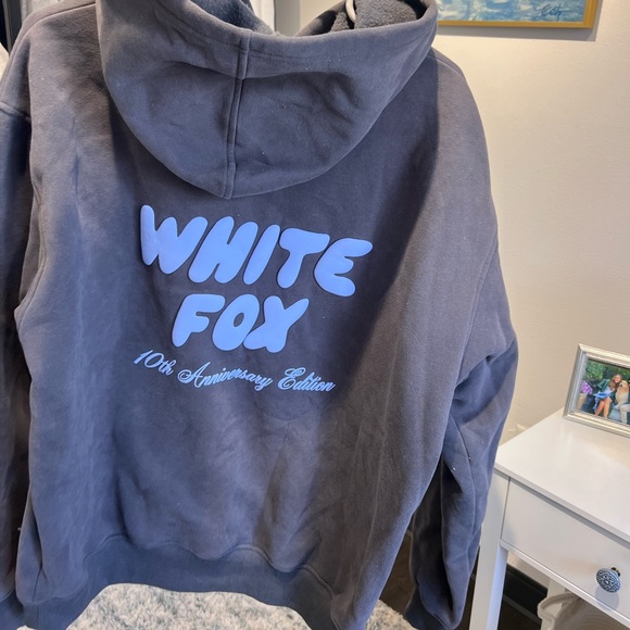 White fox hoodie M/L 10th anniversary edition - Picture 1 of 6