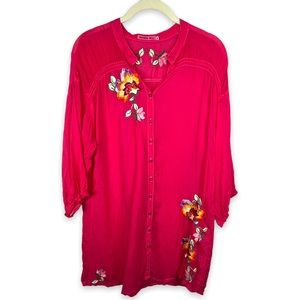 JOHNNY WAS Pink Embroidered Floral Boho Tunic Top Button Up Size Medium