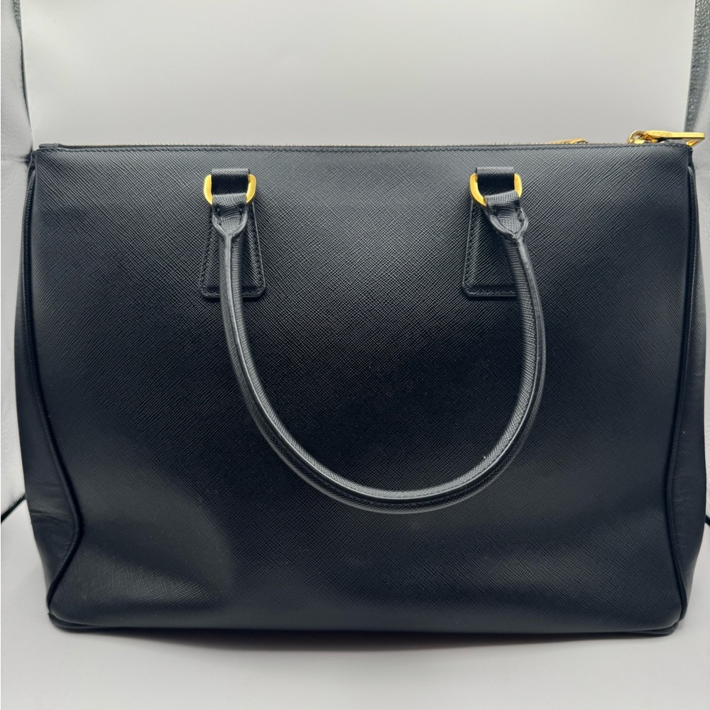 Prada Galleria Large Saffiano Leather Bag. - image 4