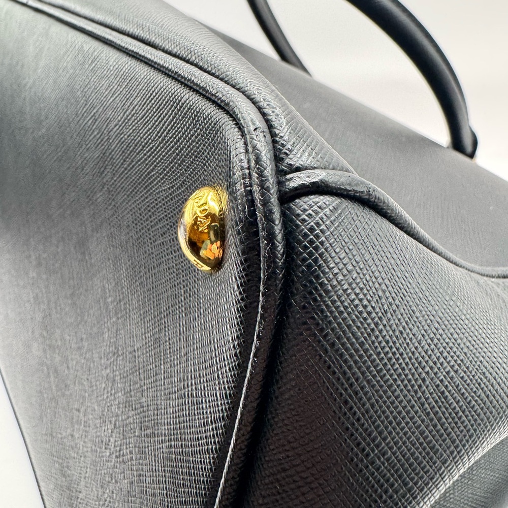 Prada Galleria Large Saffiano Leather Bag. - image 8