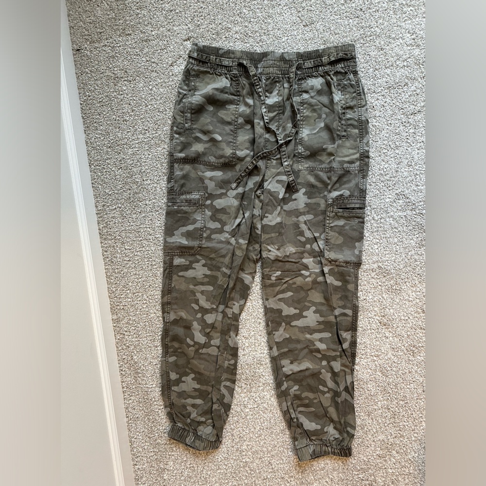 Women’s American Eagle Camo Cargo Jogger - image 3