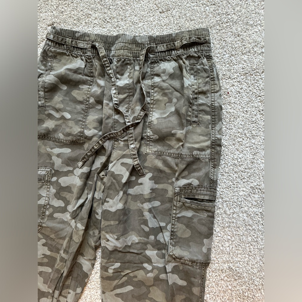 Women’s American Eagle Camo Cargo Jogger - image 7