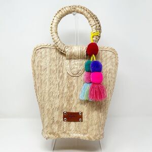 NATIVA STRAW BAG WITH POM POM TASSEL