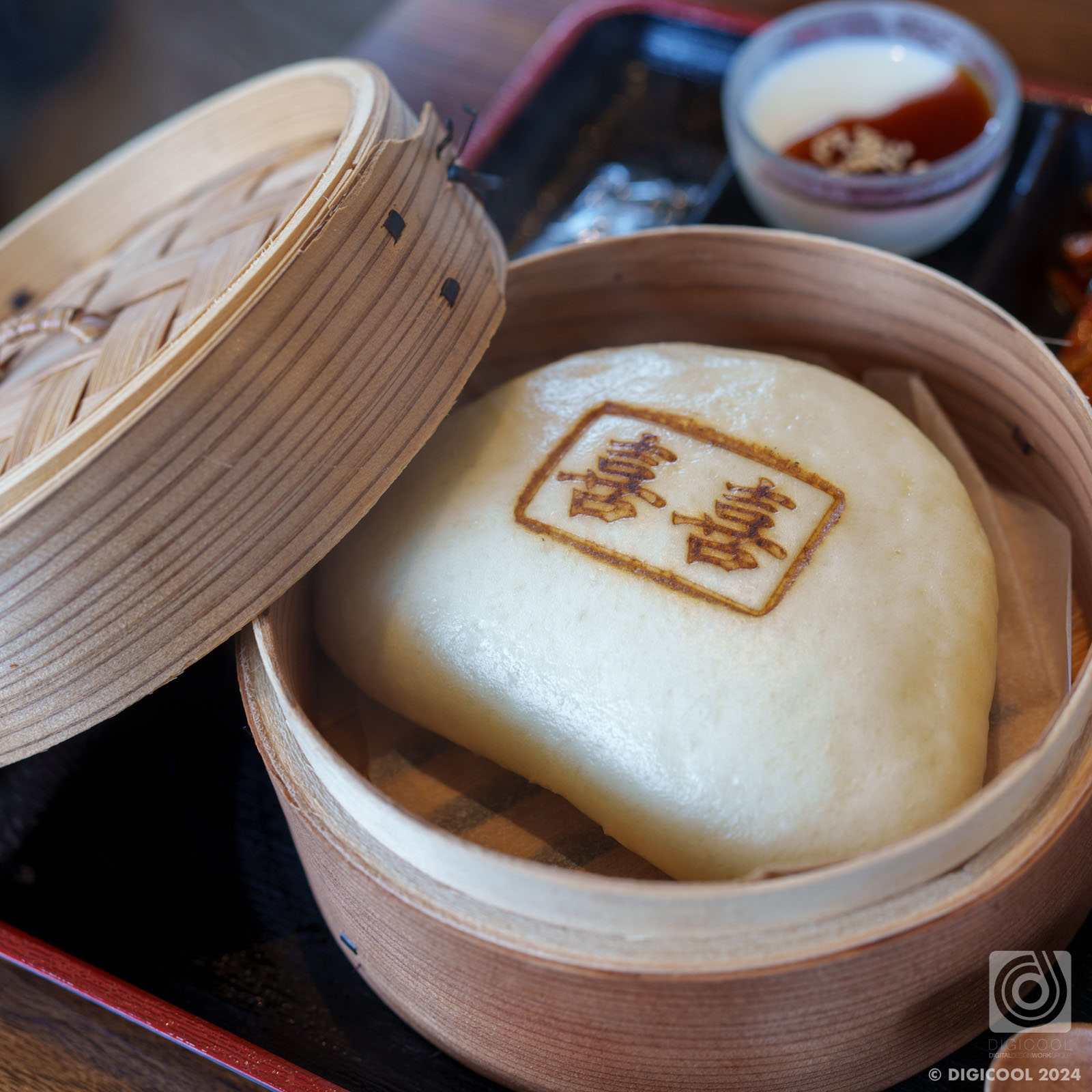 沖縄県 北中城村・小高い丘の上で台湾式バーガーが食べられる「村の角煮まんじゅう 喜喜」に行ってきました。