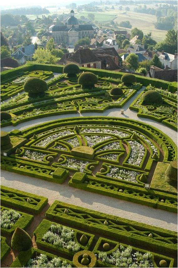 garden maze ideas (3)