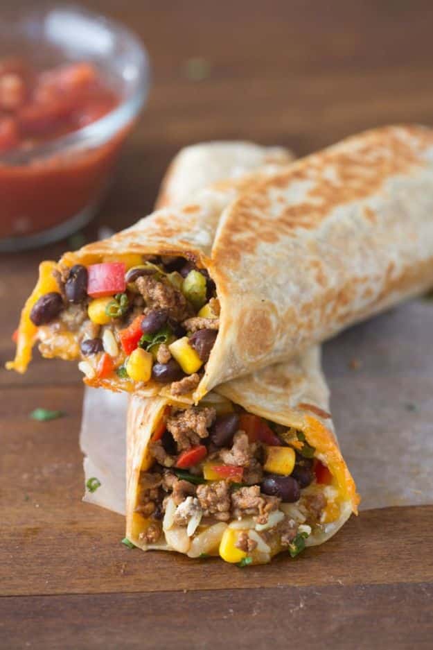  Easy Dinner Recipes - Crispy Southwest Wrap - Quick and Simple Dinner Recipe Ideas for Weeknight and Last Minute Supper - Chicken, Ground Beef, Fish, Pasta, Healthy Salads, Low Fat and Vegetarian Dishes #easyrecipes #dinnerideas #recipes