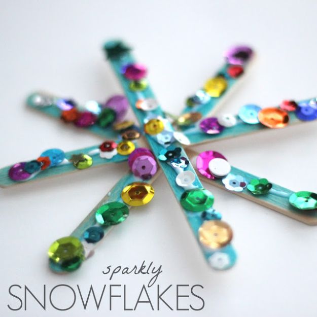 Winter Crafts for Toddlers and Kids - Sparkly Snowflakes - Easy Art Projects and Craft Ideas for 2 Year Olds, Preschool Age Children - Simple Indoor Activities, Things To Make At Home in Wintertime - Snow, Snowflake and Icicle, Snowmen - Classroom Art Projects #kidscrafts #craftsforkids #winters