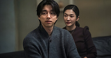 Gong Yoo and Jung Yun-ha in an image from the series 'The Trunk.'