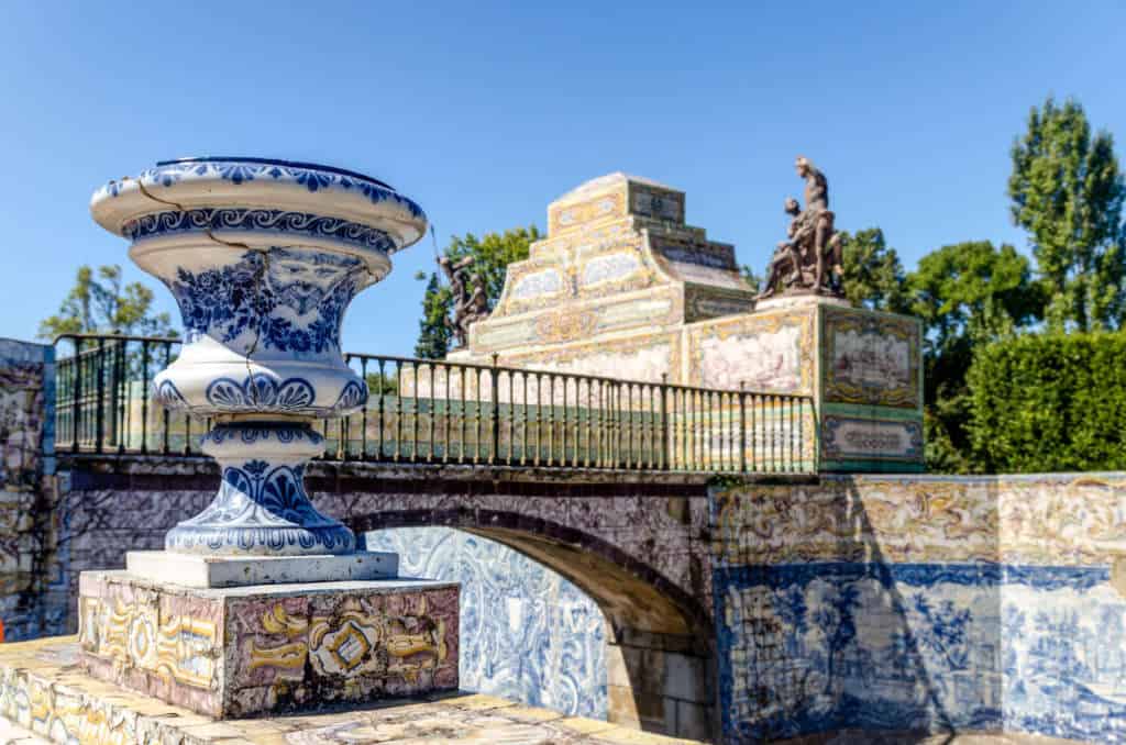 kafelki azulejos w pałacu Queluz