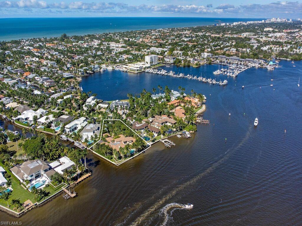 Aqualane Shores, Naples, Florida Real Estate