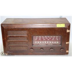 STROMBERG CARLSON TUBE RADIO WITH TUBES