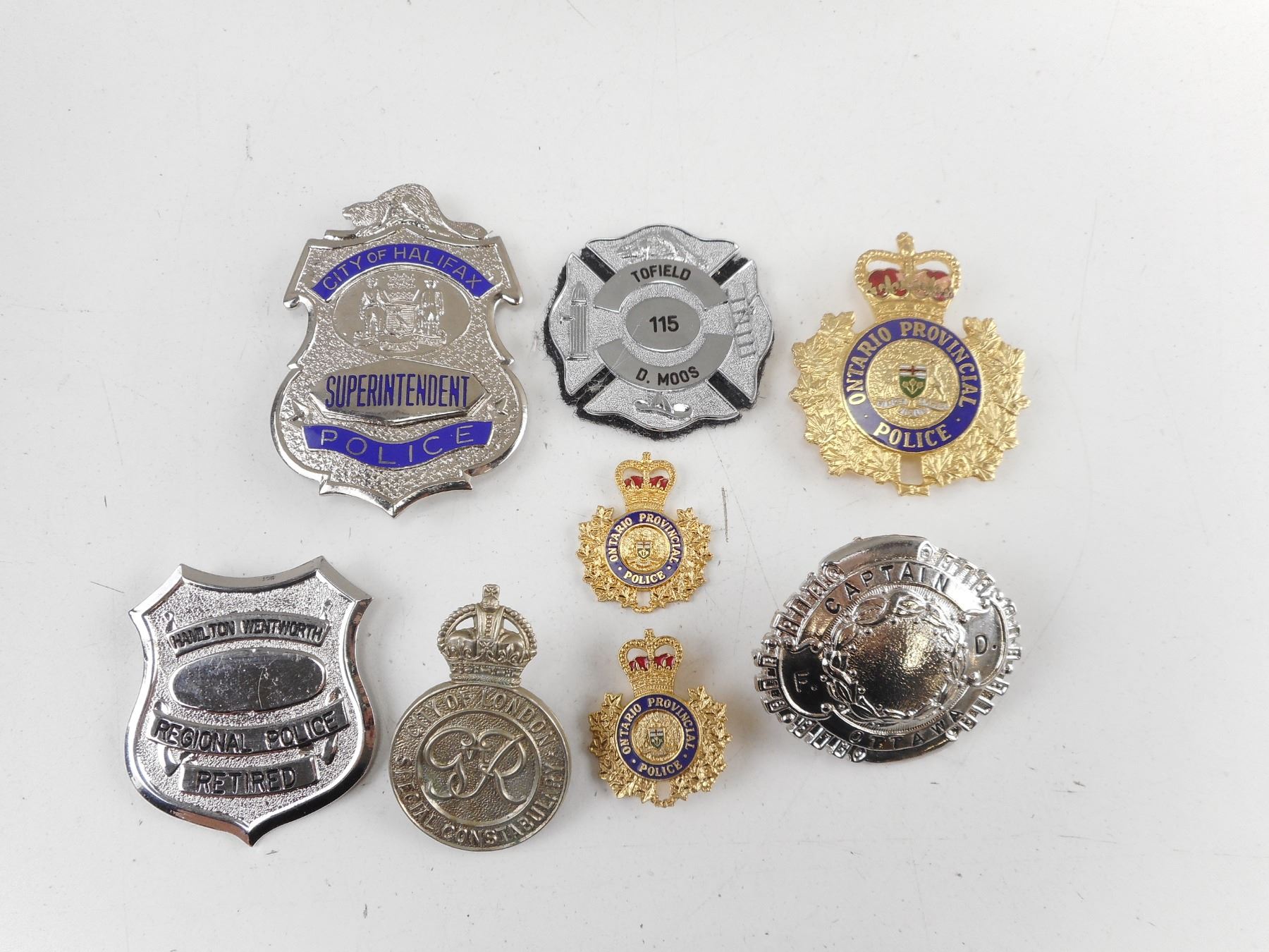 ASSORTED CANADIAN POLICE BADGES