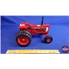 Image 3 : IH Farmall 806 Diesel Tractor w/Duals (Scale 1:16) (SEE PICS!)