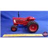 Image 6 : IH Farmall 806 Diesel Tractor w/Duals (Scale 1:16) (SEE PICS!)