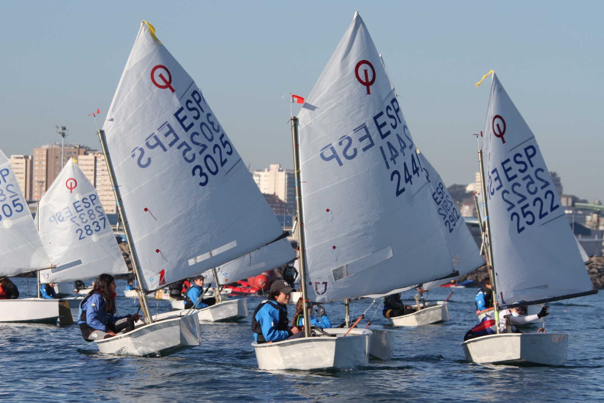 Otimist en aguas herculinas en el Cidade da Coruña de Vela Base