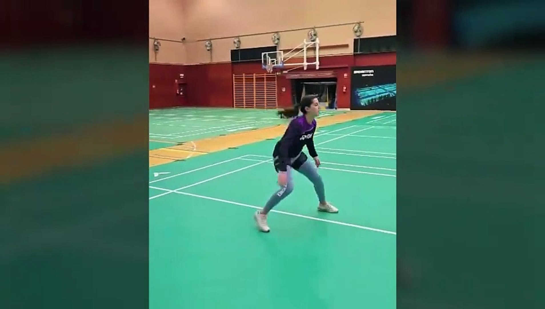 La triple campeona mundial se ejercita en la pista de bádminton del CAR por primera vez tras su grave lesión en los Juegos