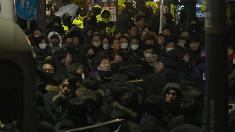 Police are attempting to arrest South Korean President Yoon Suk Yeol, several weeks after he tried to impose martial law.