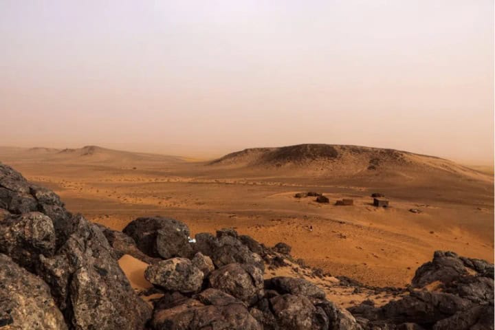 7. Piedras en el Ojo del Sahara. Foto - Horitzon