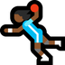 Cómo se ve el emoji Mujer jugando al balonmano: tono de piel oscuro medio en Microsoft.