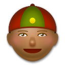 Cómo se ve el emoji Hombre con gorro chino: tono de piel oscuro medio en Lg.